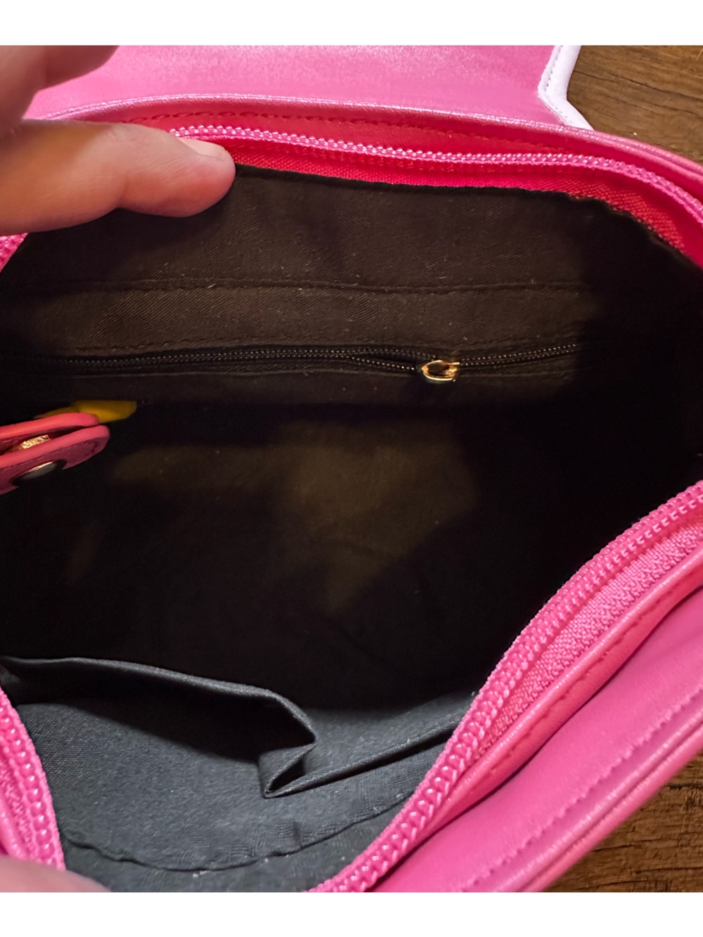 Retro Phone Purse - Picture 10 of 14